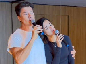 Amor-e-gratidao-Rodrigo-Faro-celebra-cura-do-cancer-de-Vera-Viel-com-louvor-no-karaoke.jpg